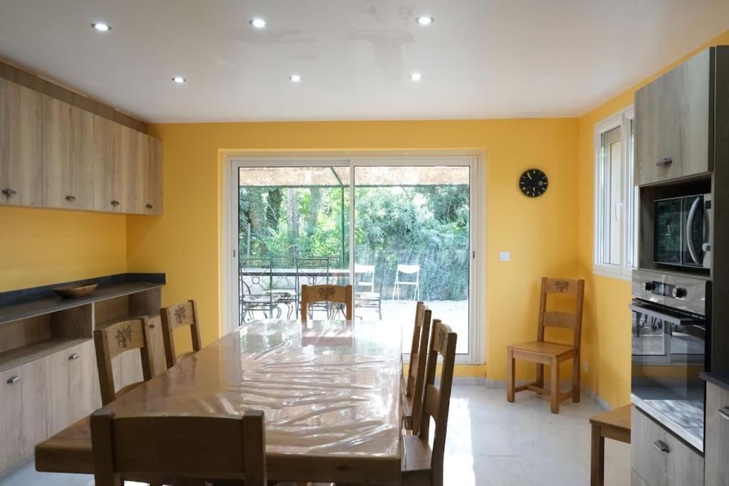 Maison Confortable A Ansouis Dans Le Luberon ภายนอก รูปภาพ